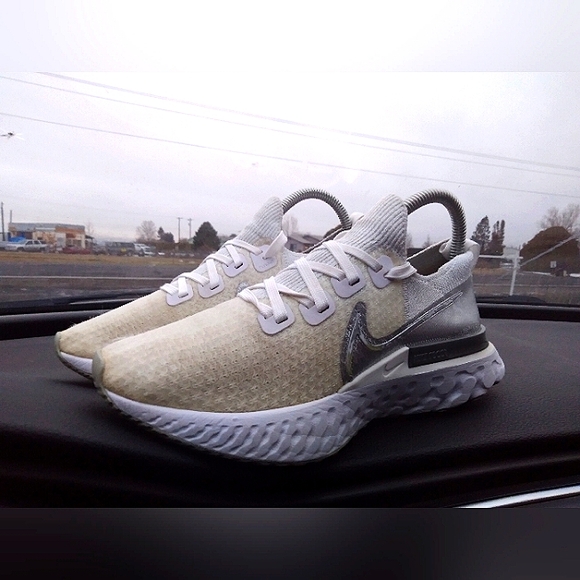 Nike react infinity run flyknit Women's Size 7 - Picture 1 of 6